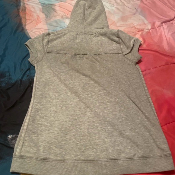 Abercrombie & Fitch Grey Short Sleeve Hoodie - Large - Picture 5 of 5